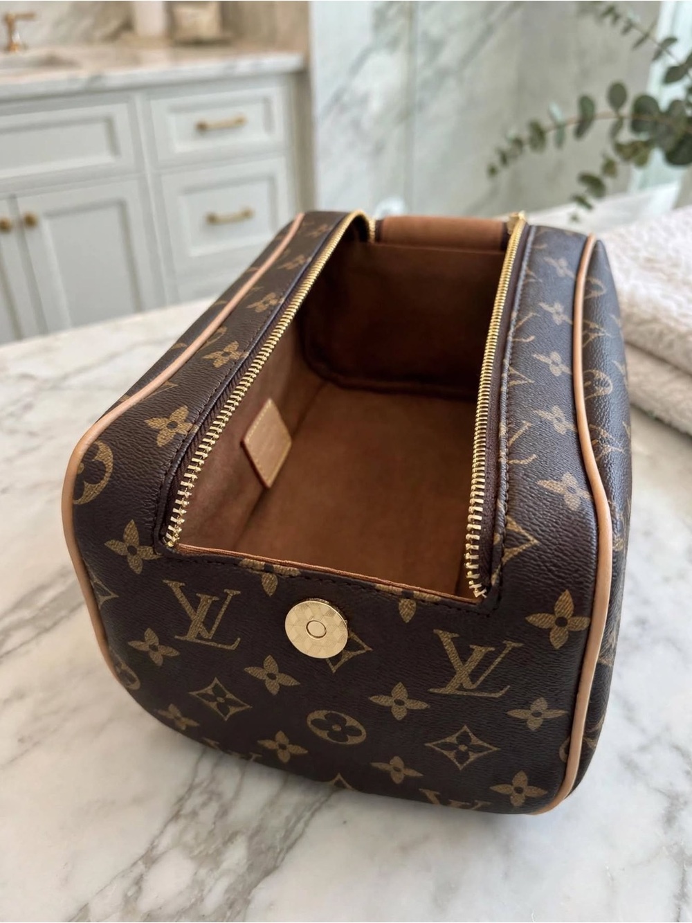 Brown Monogram Canvas Toiletry bag - Picture 3 of 13